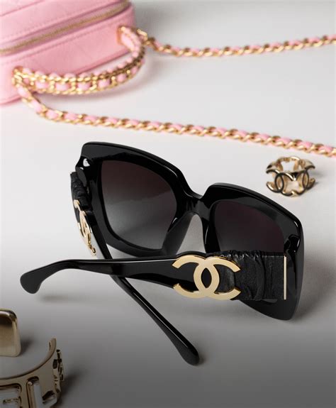 occhiali chanel vintage giulia de lellis|Vintage Chanel Sunglasses .